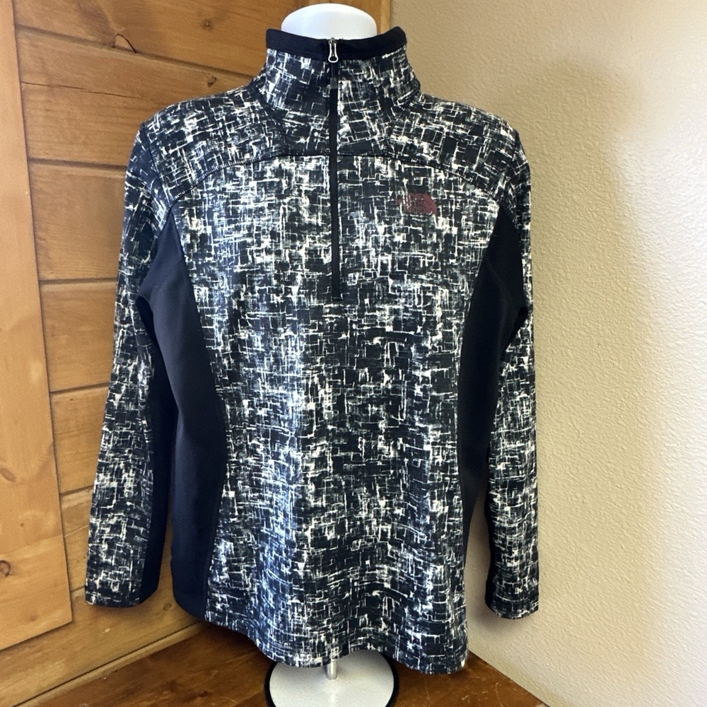 The North Face Men's Medium 1/4 Zip Pullover Active Shirt Ski Bike Hike Layer